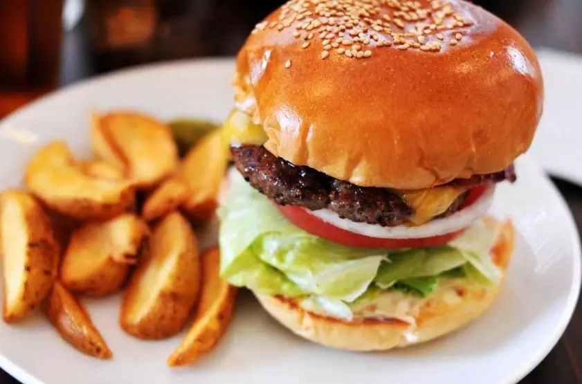 麥當(dāng)勞菜單均價(jià)降低了15%！美國快餐界掀起價(jià)格戰(zhàn)