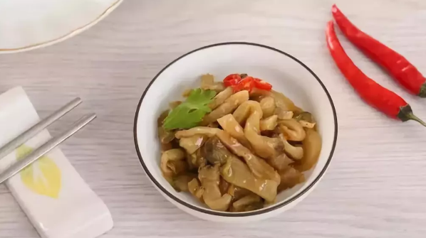 榨菜+方便面=餐飲降級(jí)：人均30元以下的平價(jià)餐廳開始遭到冷遇