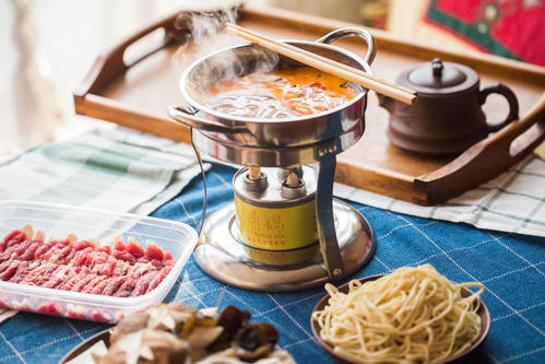 全國(guó)暴雪預(yù)警！海底撈、鍋圈、國(guó)美、安井…各方勢(shì)力開(kāi)戰(zhàn)“冬天的第一頓火鍋”