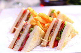 鄭州便利店上演“貼身戰(zhàn)”，鮮食成各家的“頭號武器”