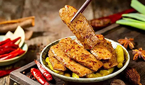 騰訊等資本入局，新老品牌混戰(zhàn)，千億鹵味市場如何博出位？