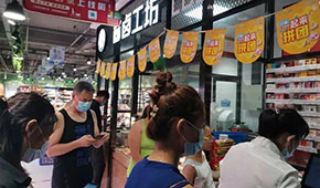 把廚房搬進(jìn)超市，跟餐飲店搶生意，預(yù)制菜成零售企業(yè)“引流利器”