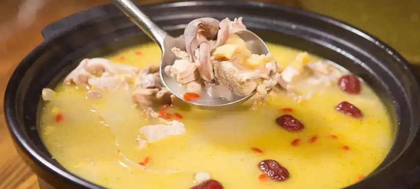 風(fēng)向 | 豬肚雞迎來(lái)高光時(shí)刻，將成預(yù)制菜新爆款？