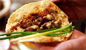 “淄式燒烤”火到全國，淄博小餅“一餅難求”