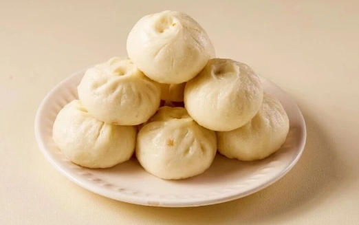 寶泉旅游景區(qū)旁的“包子界清流”，手工老面小籠包剛上市就被搶，憑什么？